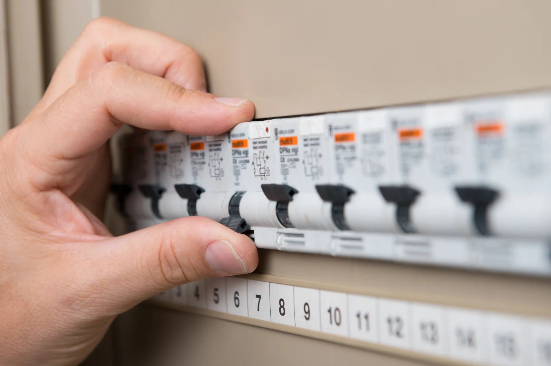 Electrician Maryland, licensed electricians serving Maryland